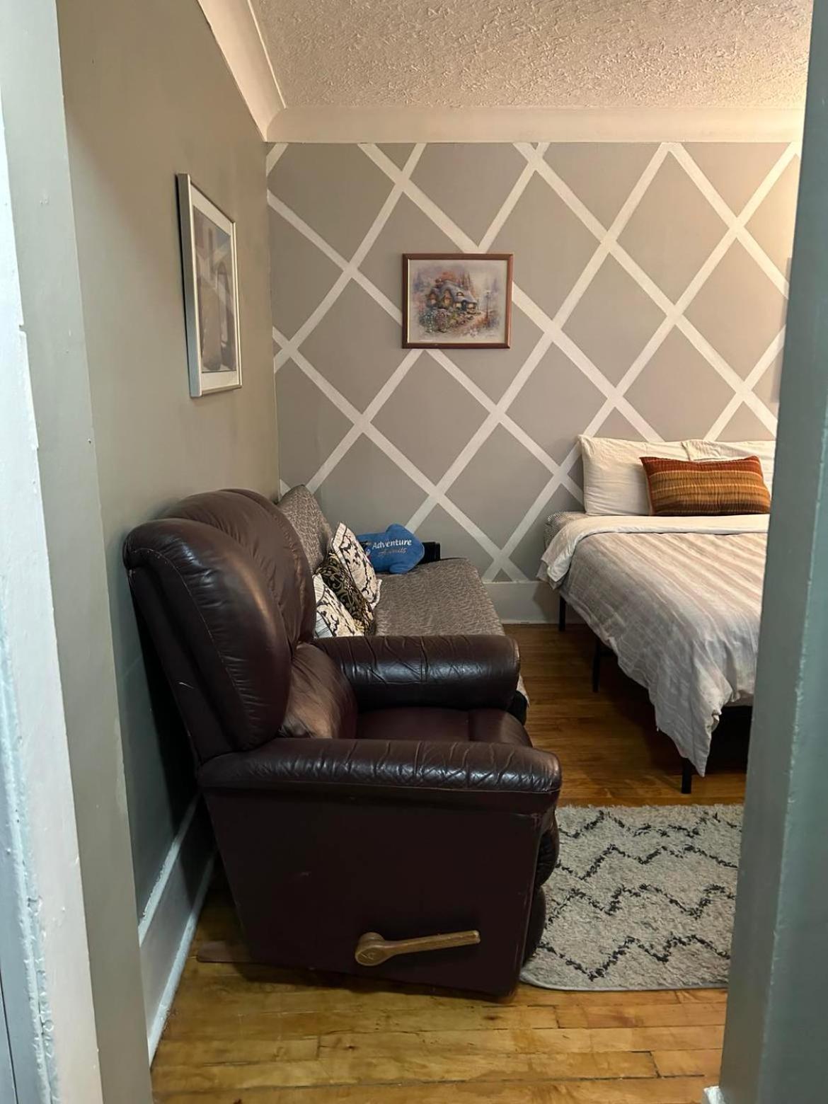 Maryland Homestay In Winnpeg Downtown Winnipeg Værelse billede